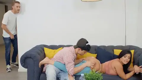 Sara Retali getting her big arse tongued in the kitchen